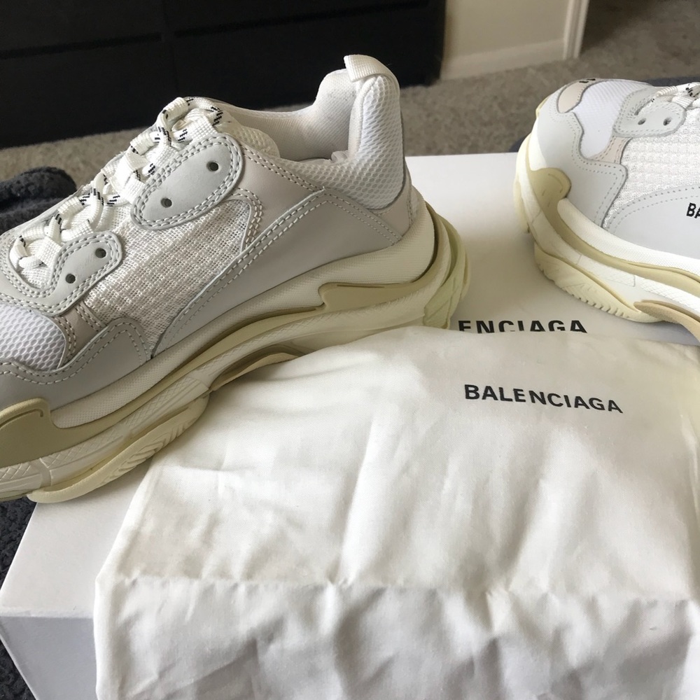 Belenciaga Triple S (White) Rare TRADING